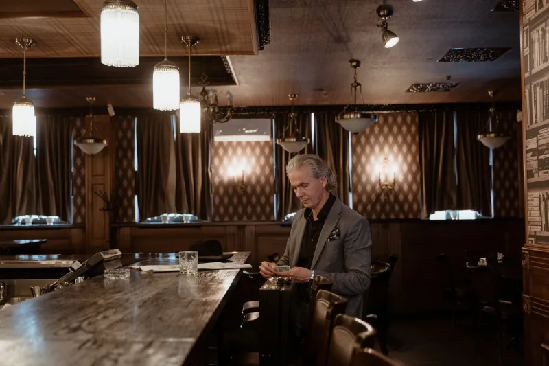 The Gentleman's Edge: Etiquette, Presence, and the Details That Define a Memorable Encounter